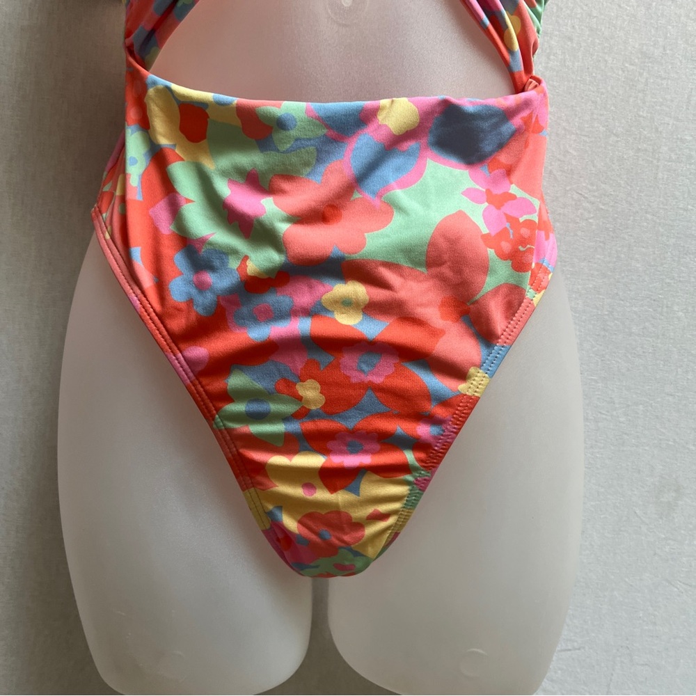 Billabong Coast Is Clear Floral halter one piece swimsuit Sz S - Picture 6 of 8